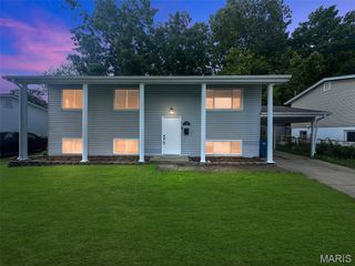 5243 Ville Maria Lane, Hazelwood, MO 63042