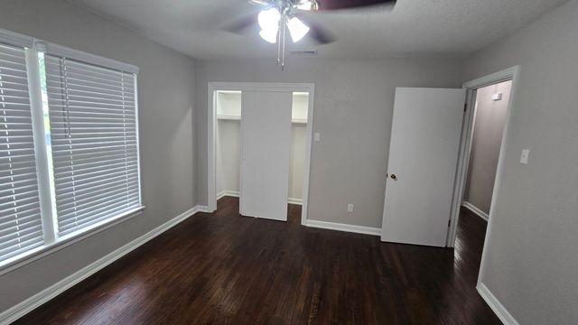 6612 Locke Avenue, Fort Worth, TX 76116