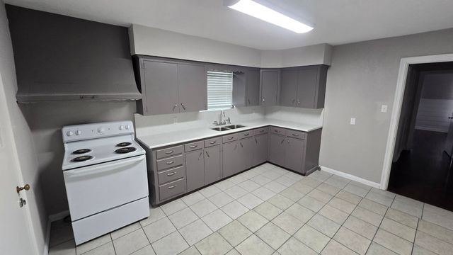 6612 Locke Avenue, Fort Worth, TX 76116