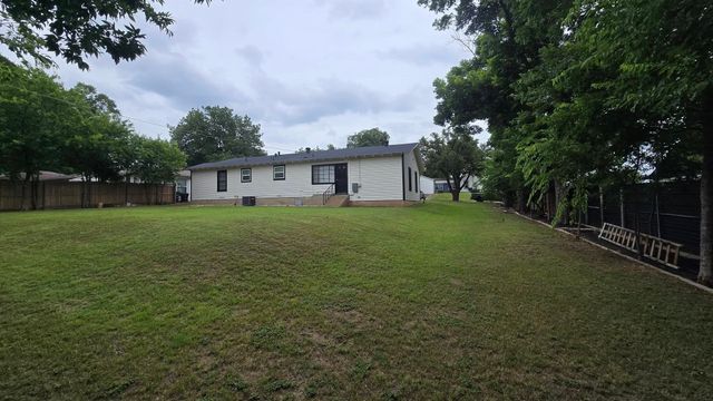6612 Locke Avenue, Fort Worth, TX 76116
