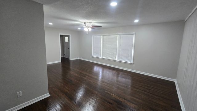 6612 Locke Avenue, Fort Worth, TX 76116