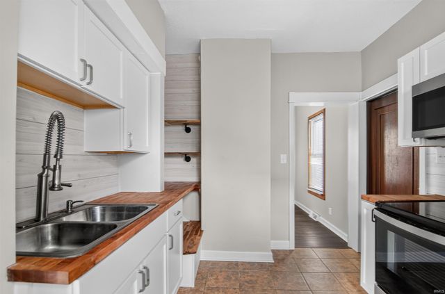 935 S 26th Street, South Bend, IN 46615