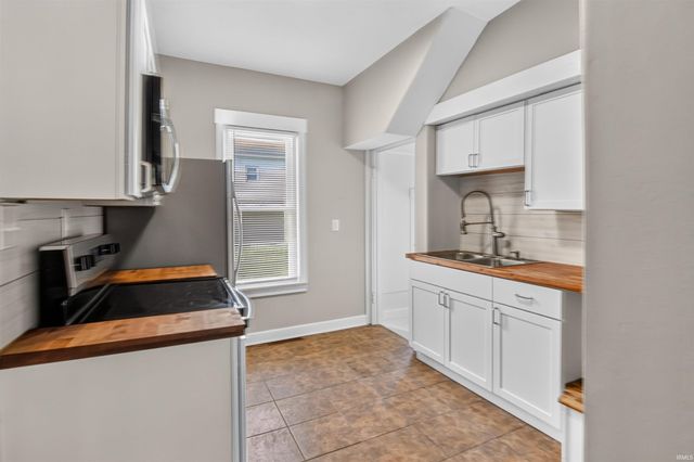 935 S 26th Street, South Bend, IN 46615