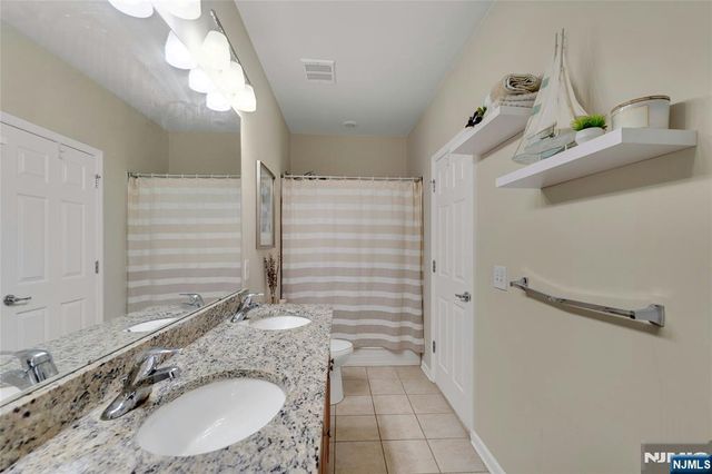 10 Iris Lane 605, Garfield, NJ 07026