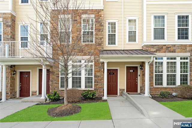 10 Iris Lane 605, Garfield, NJ 07026