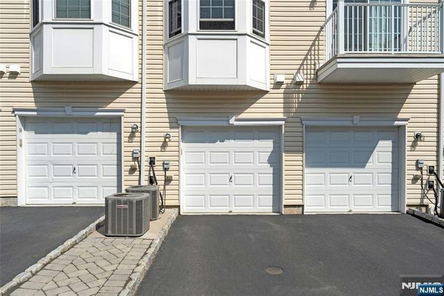 10 Iris Lane 605, Garfield, NJ 07026