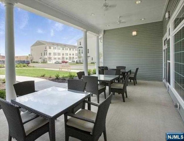 10 Iris Lane 605, Garfield, NJ 07026