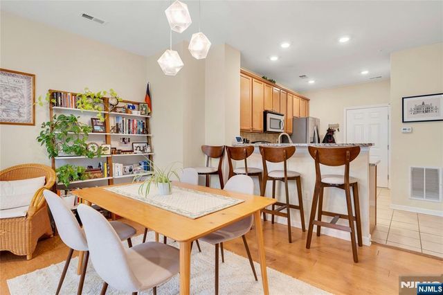 10 Iris Lane 605, Garfield, NJ 07026