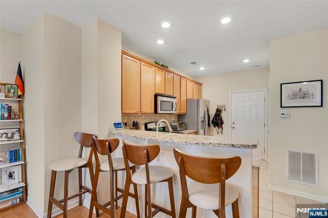 10 Iris Lane 605, Garfield, NJ 07026