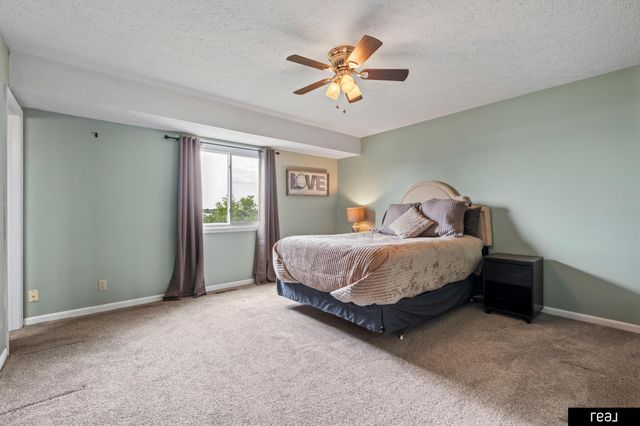 13417 Chandler Street, Omaha, NE 68136