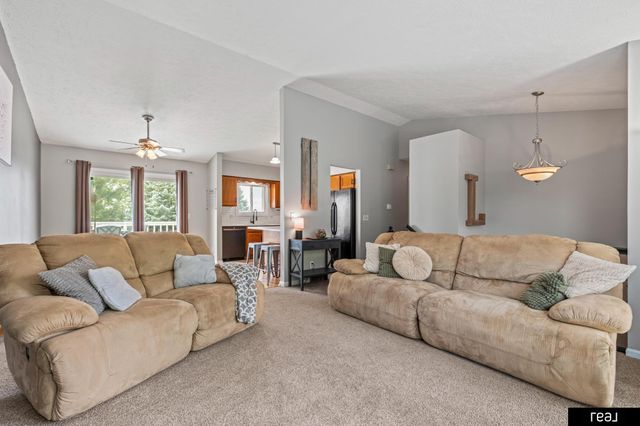 13417 Chandler Street, Omaha, NE 68136