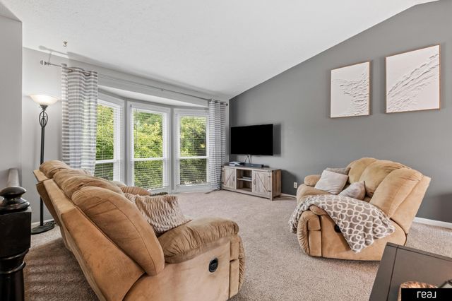 13417 Chandler Street, Omaha, NE 68136