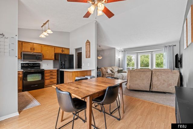 13417 Chandler Street, Omaha, NE 68136