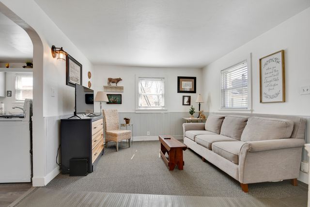 1708 N Center Street, Crest Hill, IL 60403