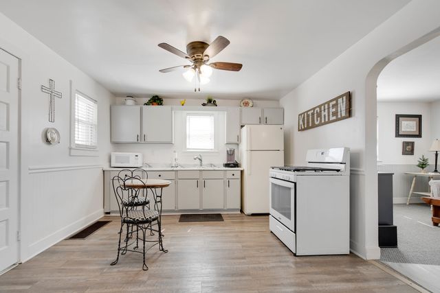 1708 N Center Street, Crest Hill, IL 60403