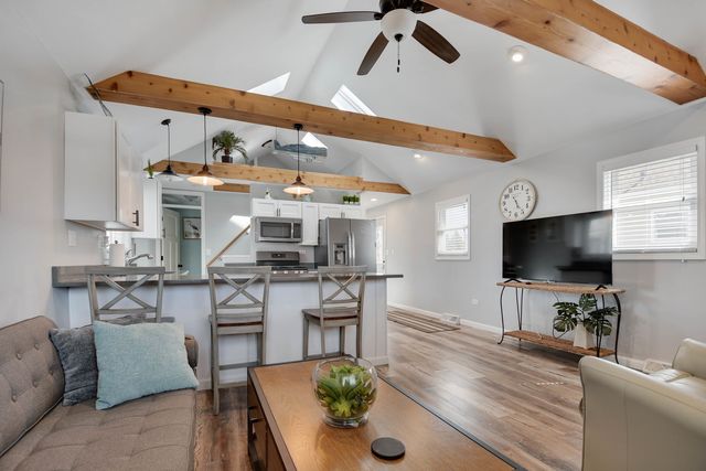 1708 N Center Street, Crest Hill, IL 60403