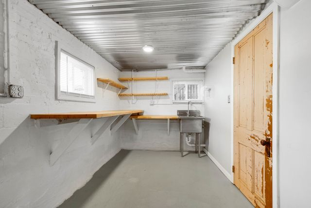 1708 N Center Street, Crest Hill, IL 60403