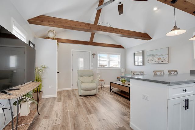 1708 N Center Street, Crest Hill, IL 60403