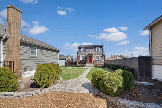 1708 N Center Street, Crest Hill, IL 60403