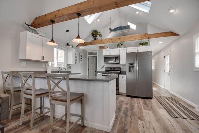 1708 N Center Street, Crest Hill, IL 60403