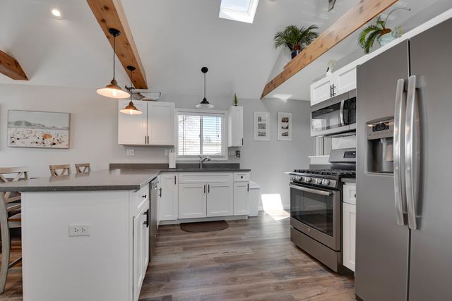 1708 N Center Street, Crest Hill, IL 60403