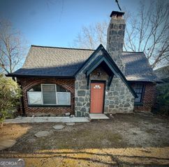 984 Woodbourne Drive SW, Atlanta, GA 30310