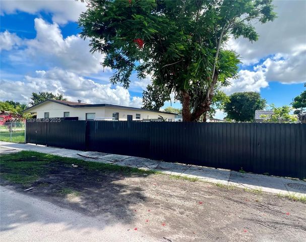 11950 SW 199th St, Miami, FL 33177