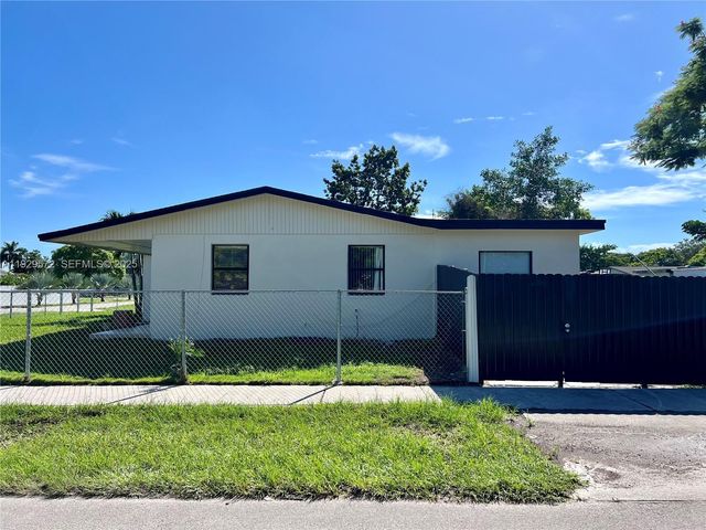 11950 SW 199th St, Miami, FL 33177