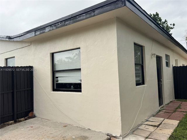 11950 SW 199th St, Miami, FL 33177