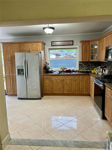 11950 SW 199th St, Miami, FL 33177