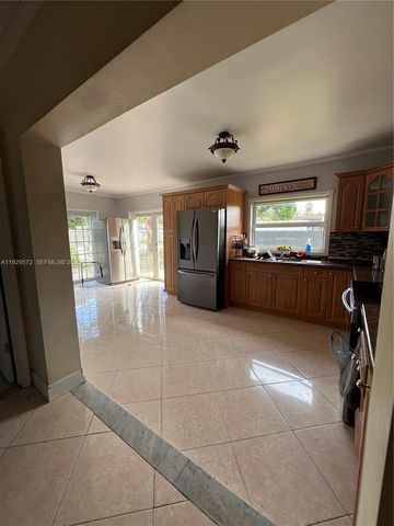 11950 SW 199th St, Miami, FL 33177