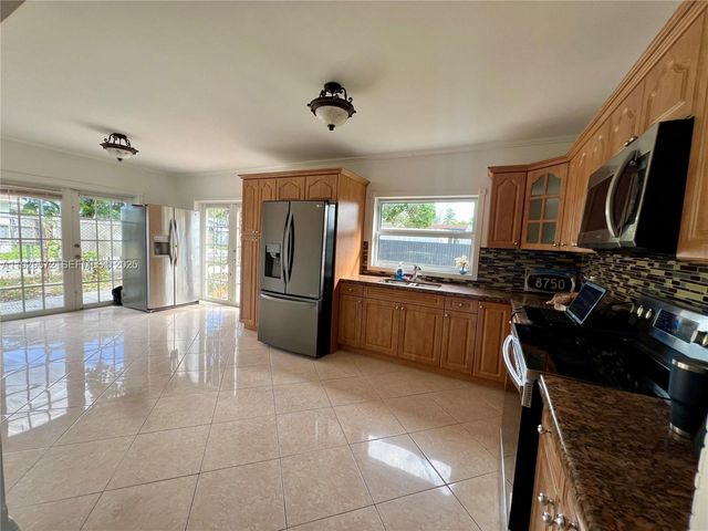 11950 SW 199th St, Miami, FL 33177