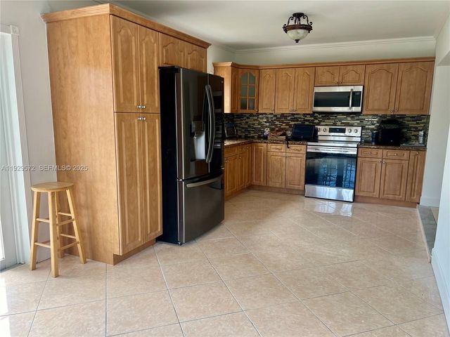 11950 SW 199th St, Miami, FL 33177