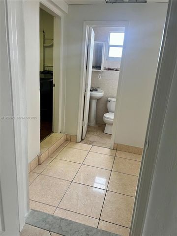 11950 SW 199th St, Miami, FL 33177