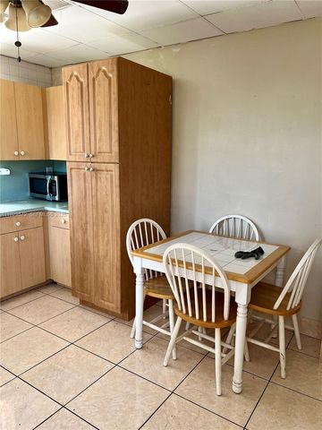 11950 SW 199th St, Miami, FL 33177