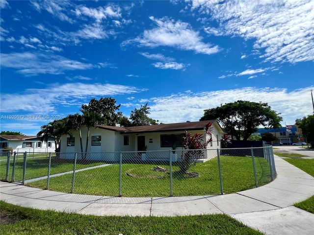 11950 SW 199th St, Miami, FL 33177