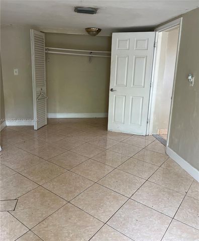 11950 SW 199th St, Miami, FL 33177