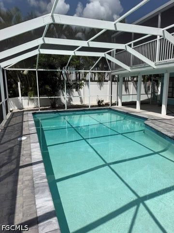 215 Albatross ST, Fort Myers Beach, FL 33931