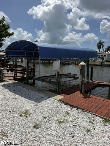 215 Albatross ST, Fort Myers Beach, FL 33931