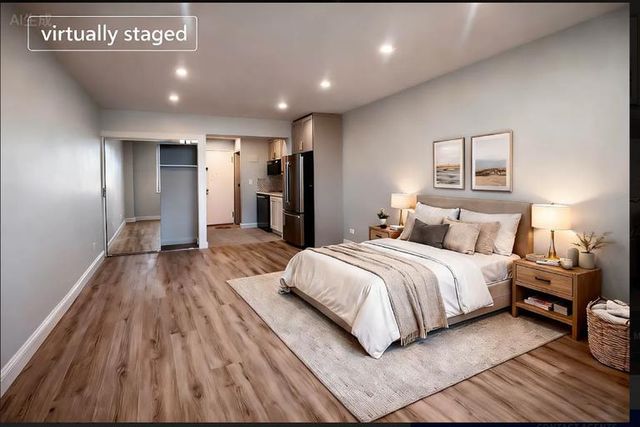 5021 39th Pl Apt 5C, New York City, NY 11104