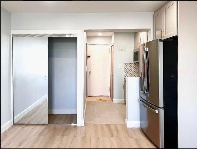 5021 39th Pl Apt 5C, New York City, NY 11104