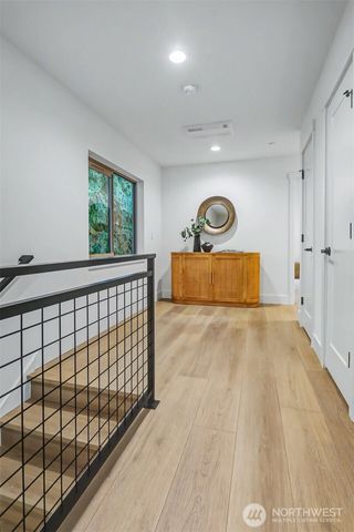 11251 108th Avenue NE, Kirkland, WA 98033