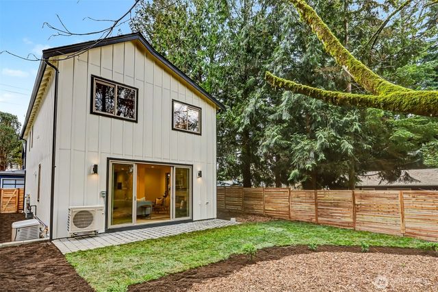 11251 108th Avenue NE, Kirkland, WA 98033