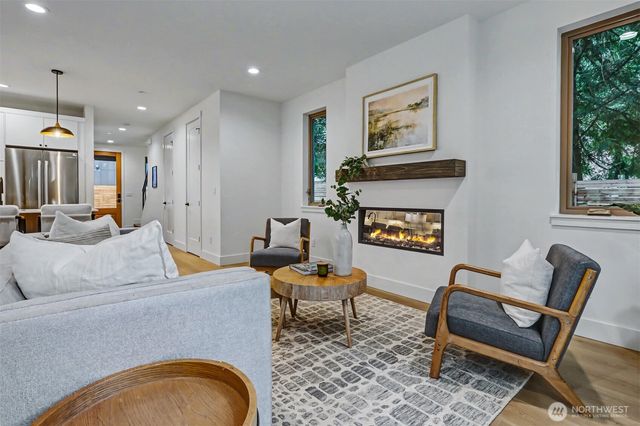 11251 108th Avenue NE, Kirkland, WA 98033