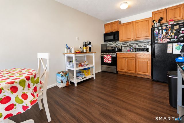 27 Redwood Drive G, East Haven, CT 06513