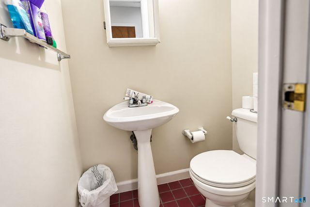 27 Redwood Drive G, East Haven, CT 06513
