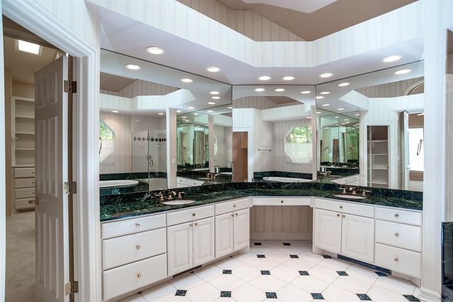 5708 Woodlake Drive, Stillwater, OK 74074