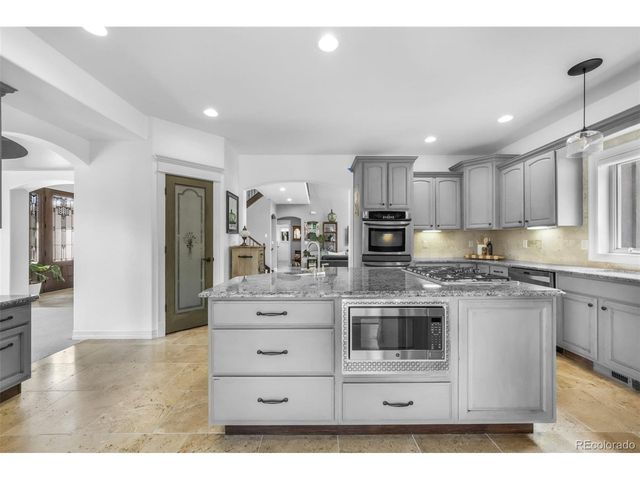 450 E Stirrup Trl, Monument, CO 80132