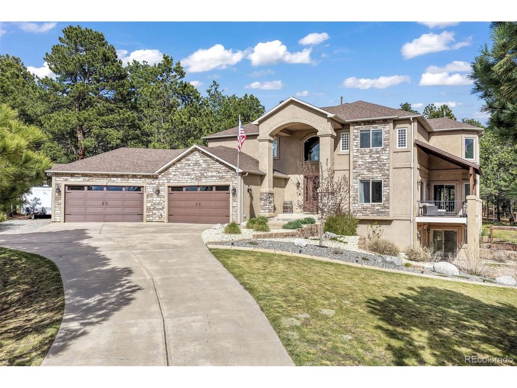 450 E Stirrup Trl, Monument, CO 80132