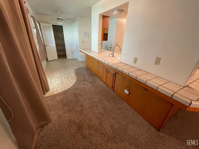 917 Cherry Hills Drive, Bakersfield, CA 93309